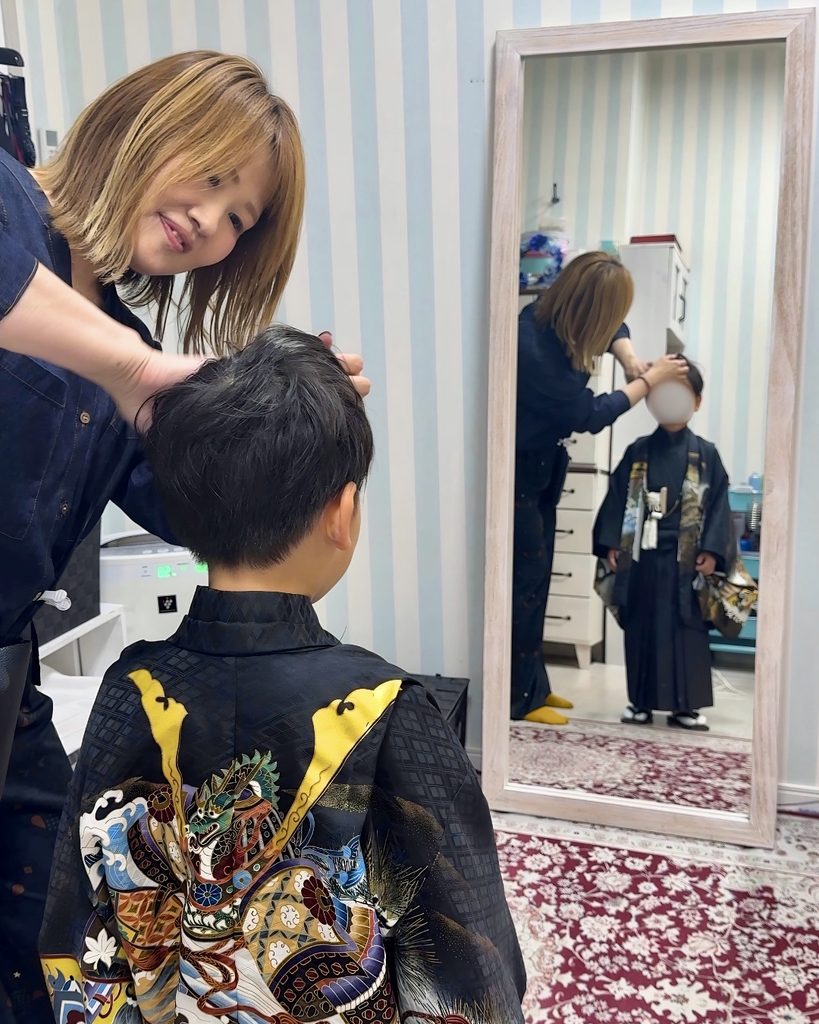 七五三のヘアセット中の男の子